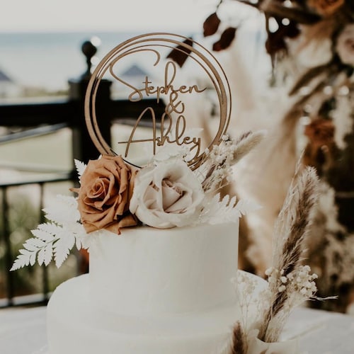 Personalized Couple Names Wedding Cake Topper – Custom Mr. & Mrs. Design