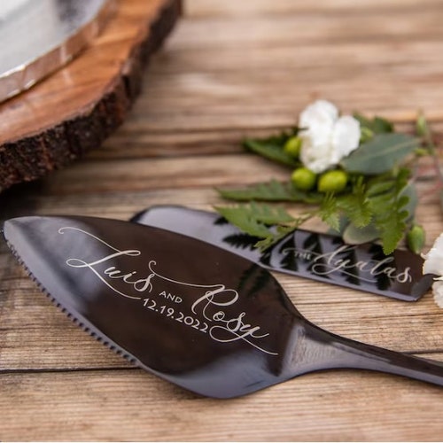 Personalized Wedding Cake Cutting Set with Gift Wrapping