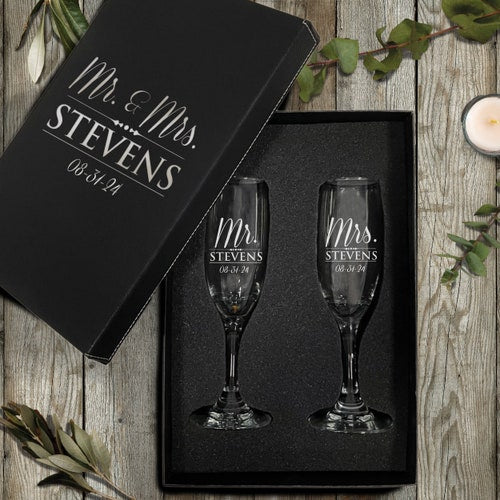 Mr. and Mrs. Personalized Champagne Flutes – Set of 2