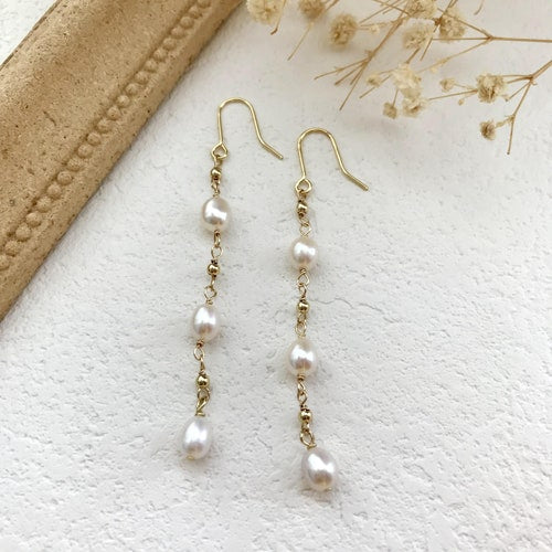 Minimalist Pearl Bracelet