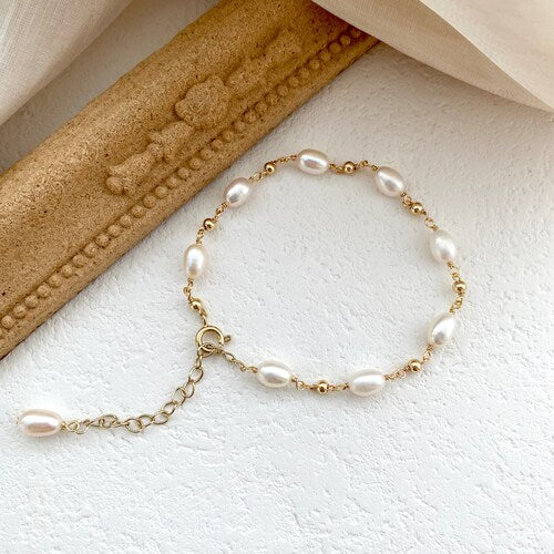 Minimalist Pearl Bracelet